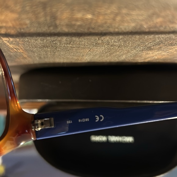 Michael Kors Sunglasses 🕶️ - Picture 5 of 9